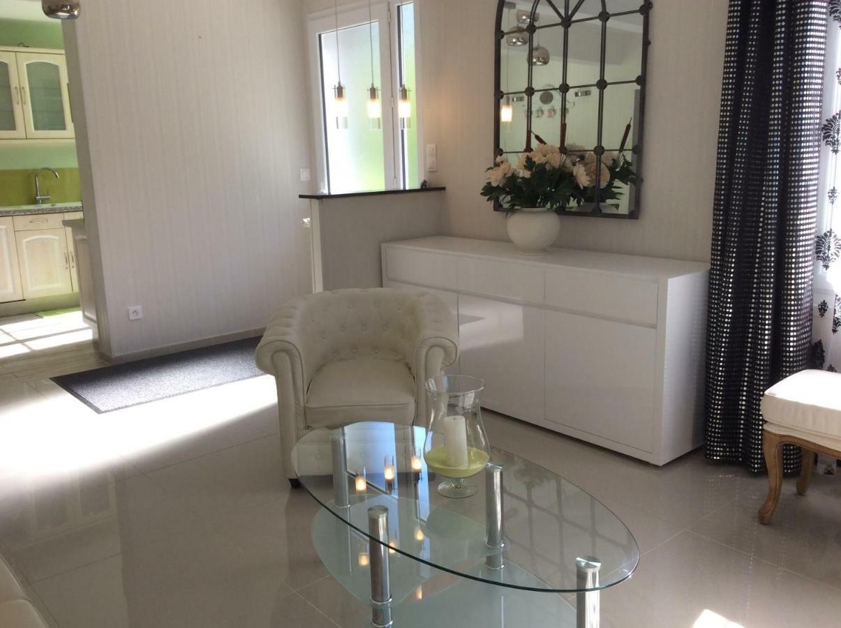 Villa Maison Blanche Tulle 1 A 4 Personnes Buitenkant foto